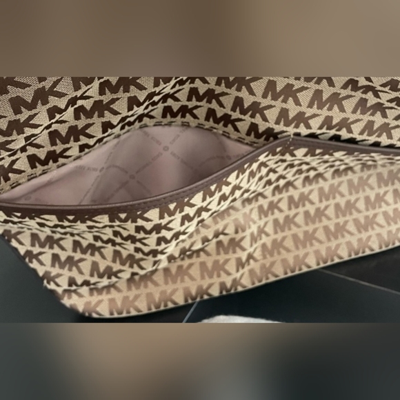 Michael Kors Leather Tote with Leather Strap - GET IT NOW FOR $27 - Picture 3 of 6